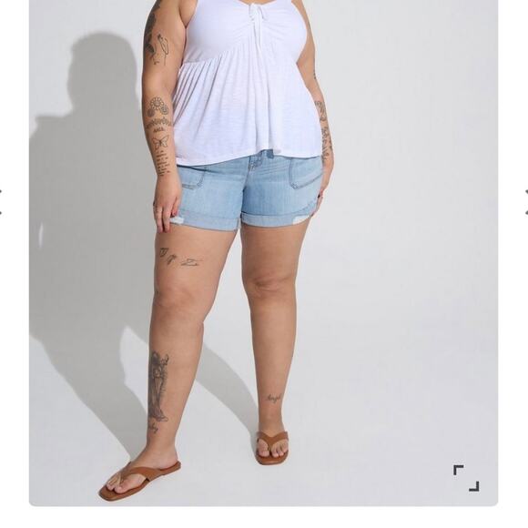 TORRID 5 Inch Vintage Stretch Mid-Rise Jean Shorts - Picture 2 of 10
